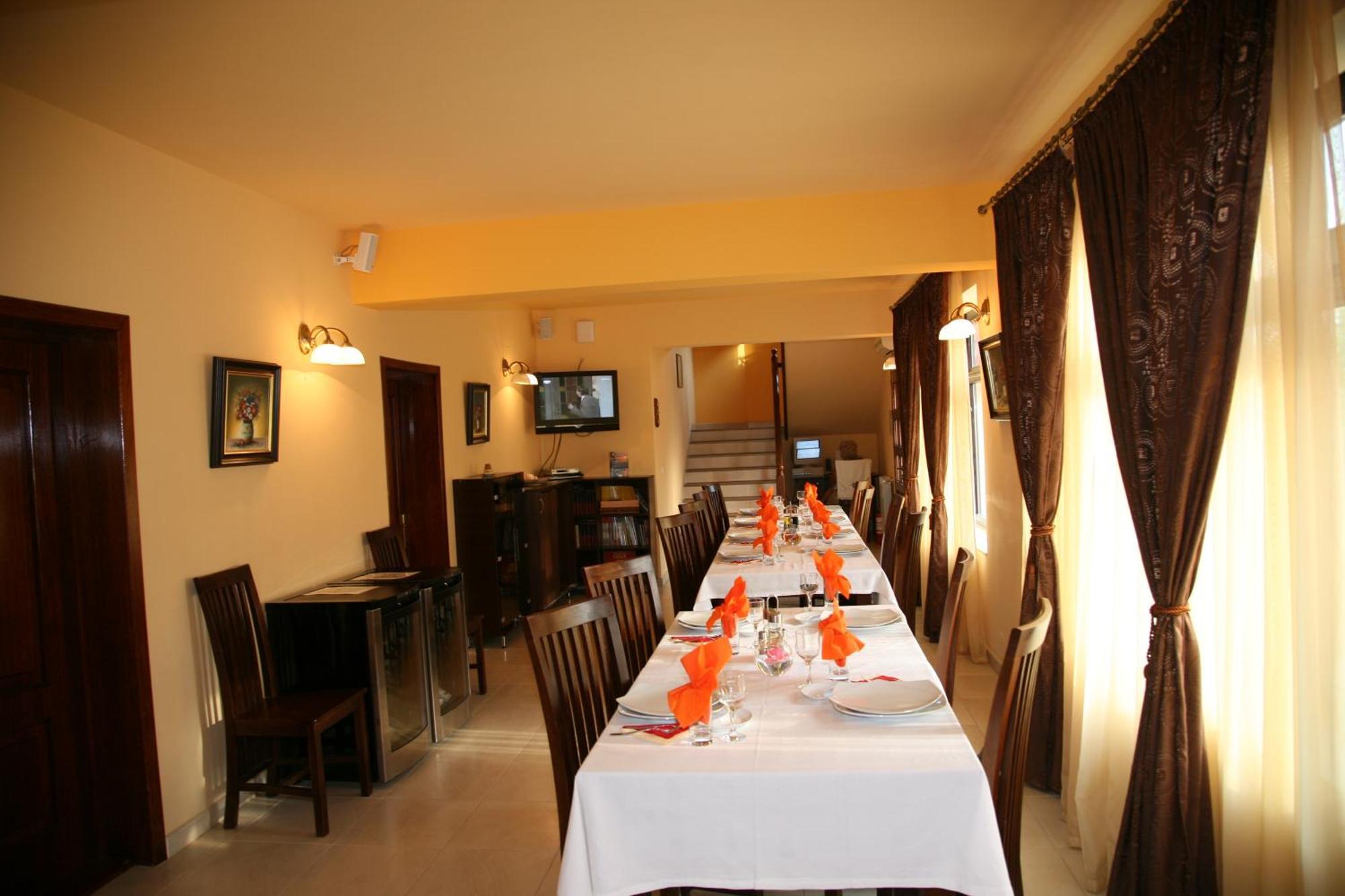 Vila Delta Travel - Mila 23 Mila Douazeci si Trei Exterior photo